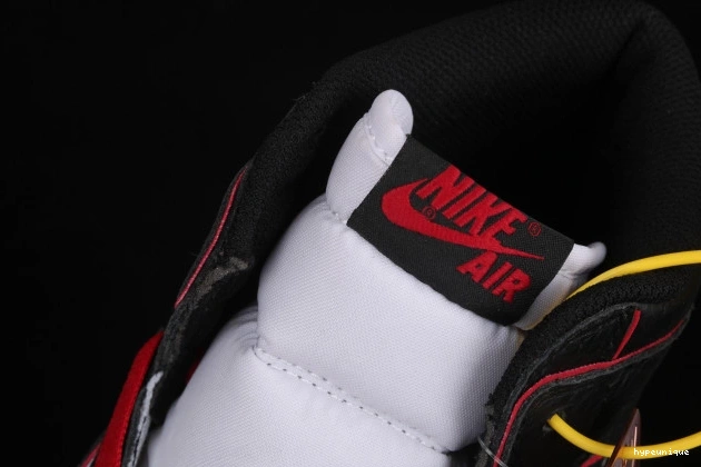 HYPE 555088-062 Air Jordan High Bloodline 1 OG 0731
